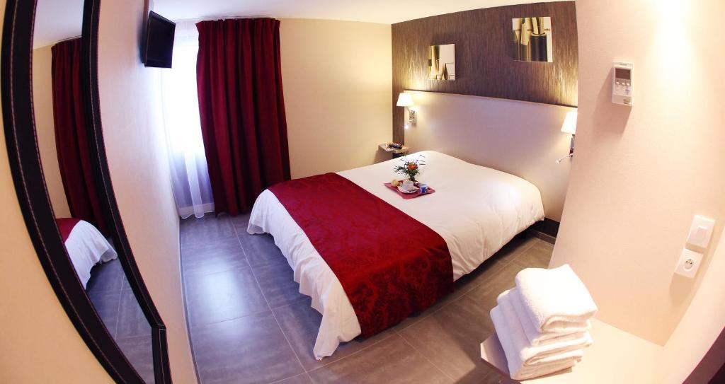 Hotel Le Coudon La Farlède Cameră foto
